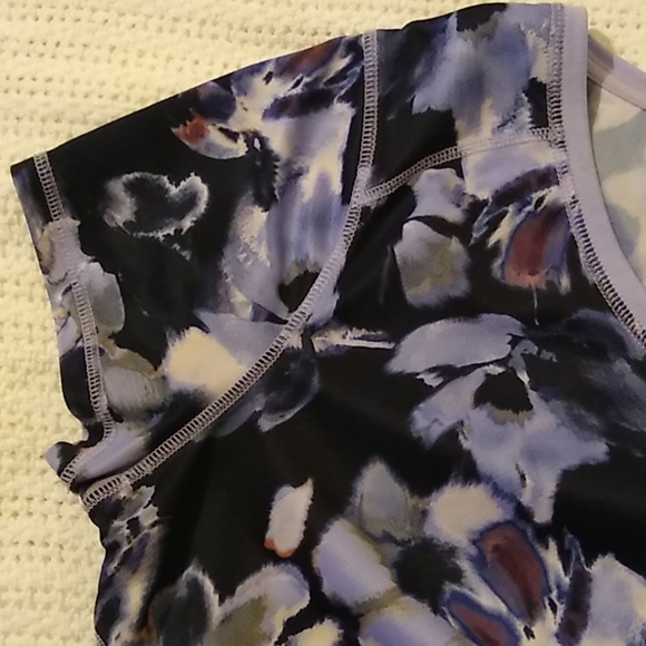 St John's Bay Active Quick-Dri, Petite Med, Floral - Picture 3 of 4